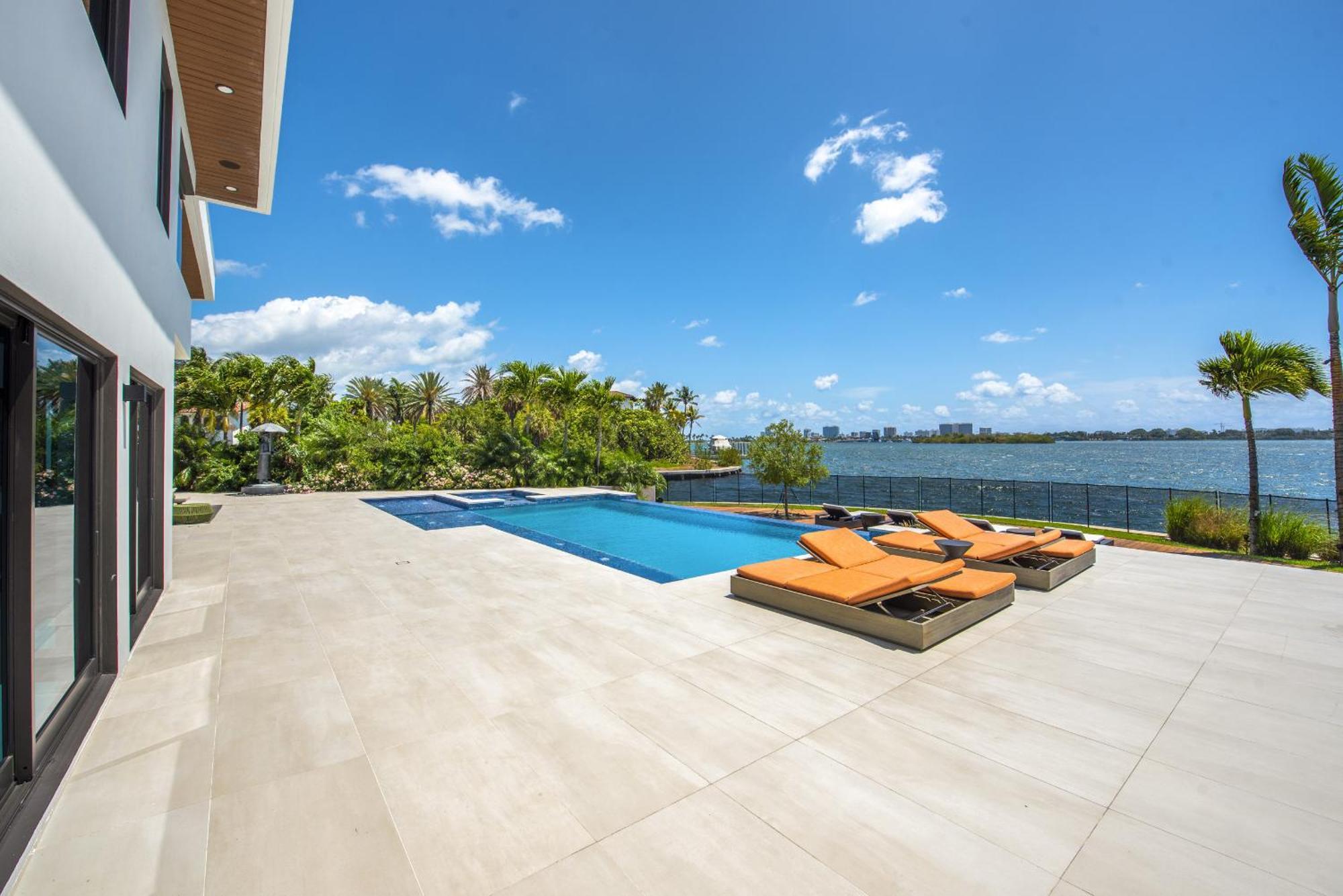 Indulge In Luxury Your Tranquil Resort Mansion Awaits In Vibrant Miami North Miami Exterior photo