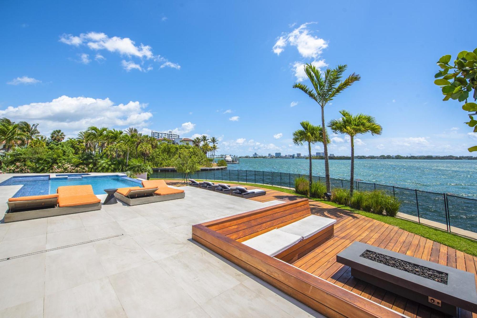 Indulge In Luxury Your Tranquil Resort Mansion Awaits In Vibrant Miami North Miami Exterior photo